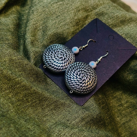 Chunky antique silver dangle earrings handmade nickel free - Picture 4 of 4